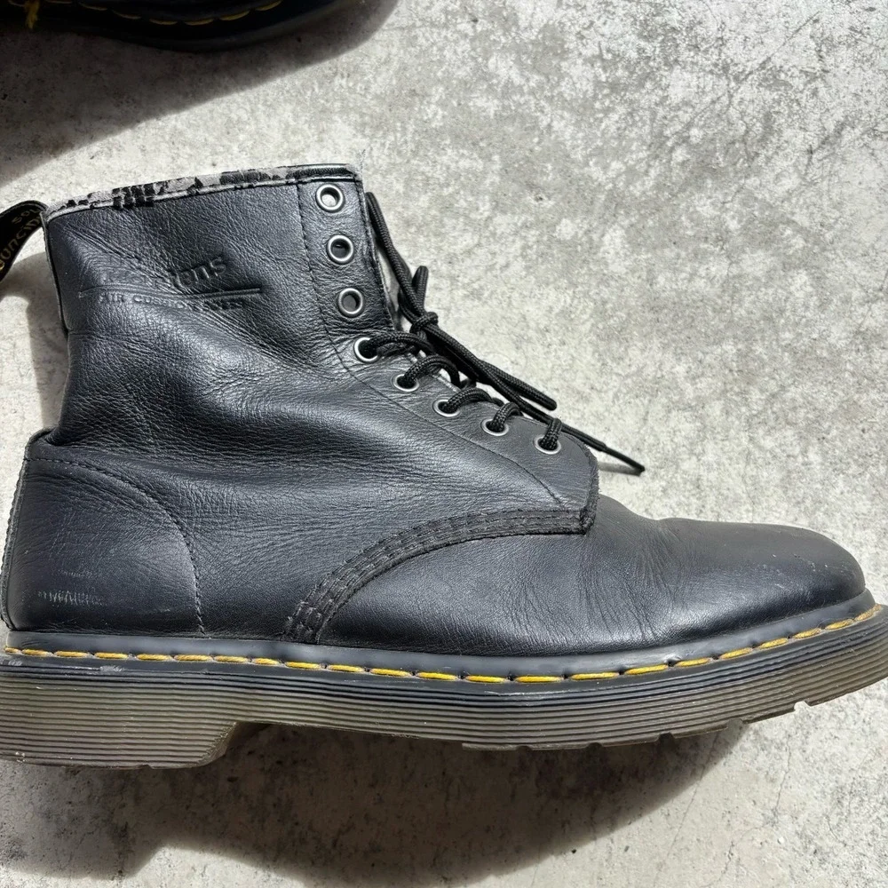 Doc Martens Smooth Leather Lace Up Boots Men's 9 (Different Pair)